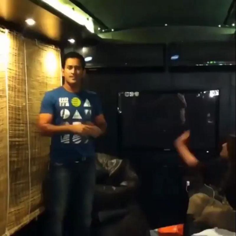 Dhoni Dancing Bole Jo Koyal Meme Download