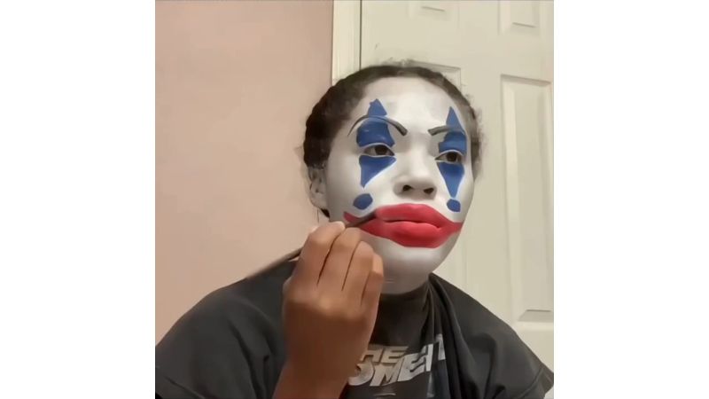 Girl doing clown makeup Trending Memes