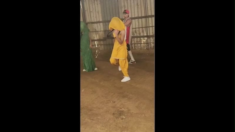 Girl's Moves Funny Memes Download