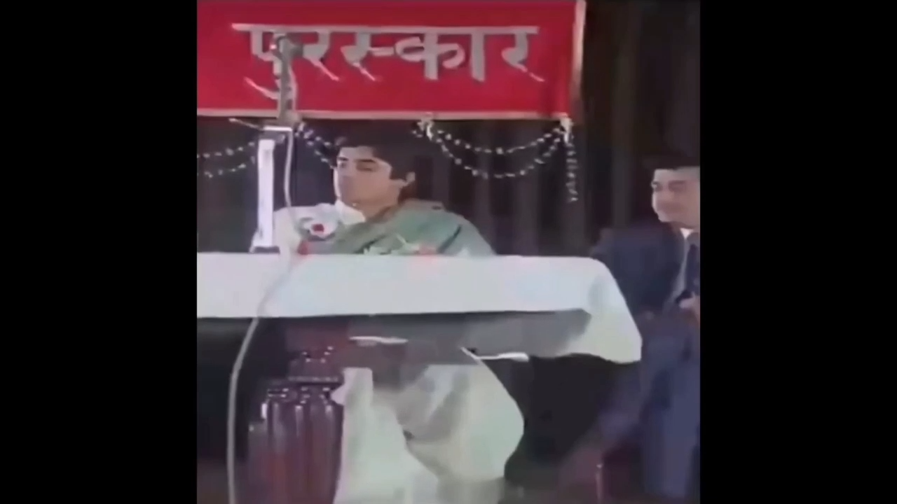 Maaf Kijiyega Mujhe Bolna Nahi Aata Meme Download