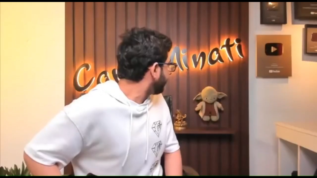 Pakad Liya Salo Carryminati Meme Download