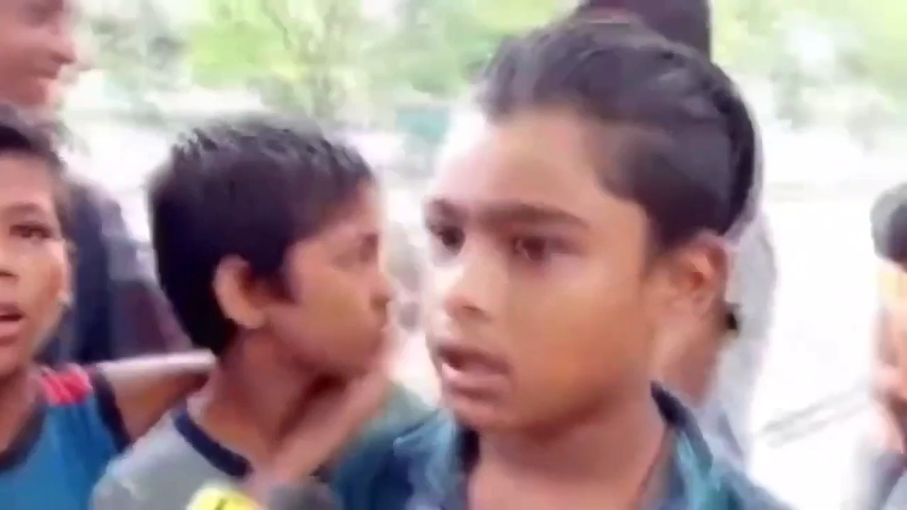 Aayein Meme Video Download