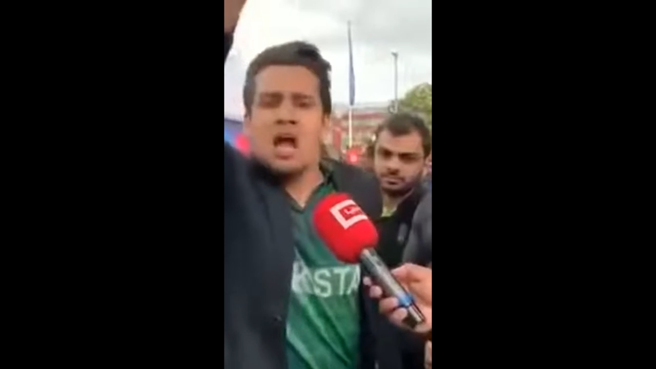 Waqt Badal Diya Meme Video Download